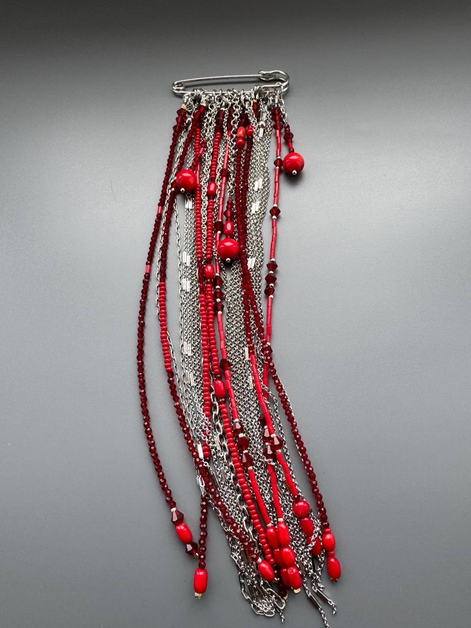 Брошь-булавка «Гранат» с кораллом и шпинелью - фото 3