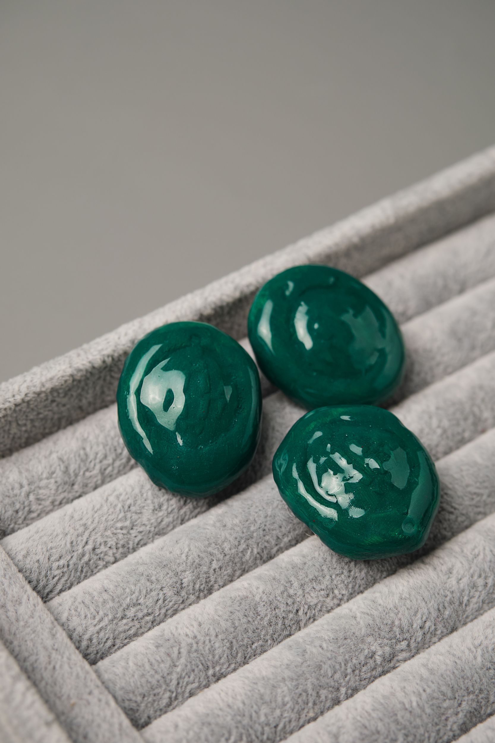 Серьги и кольцо «Crocodile skin» зелёные - фото 2