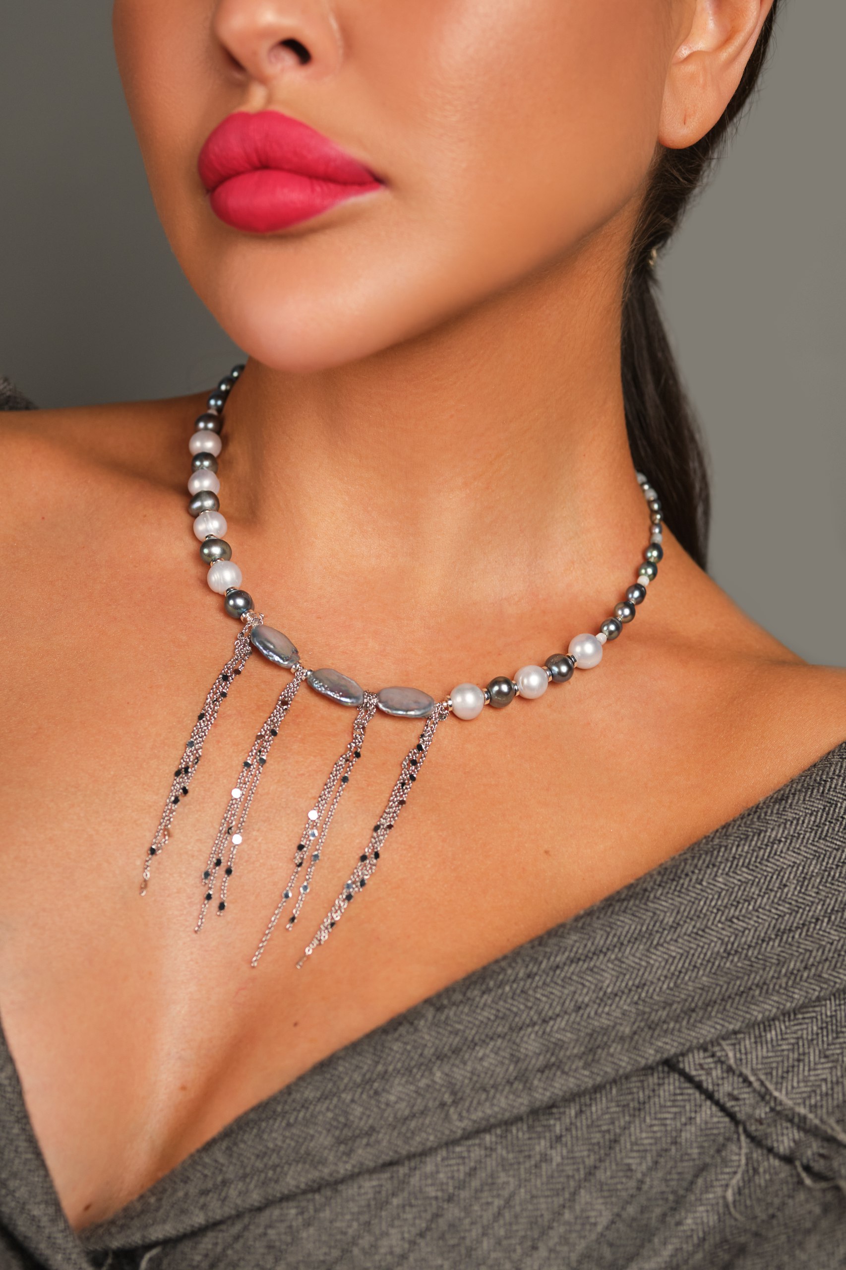 Колье «Gray Pearl shower» из натурального жемчуга