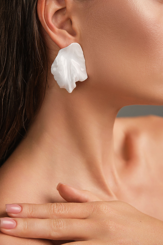 Серьги «Лепестки» белые - фото 2